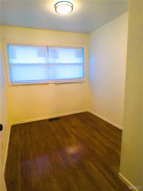 338 Lancashire Road St. Louis, MO 63137 - Photo 9 of 18