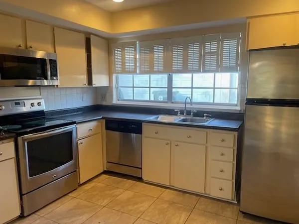 $2,200 | 5801 Albany Court, New Orleans, LA 70131