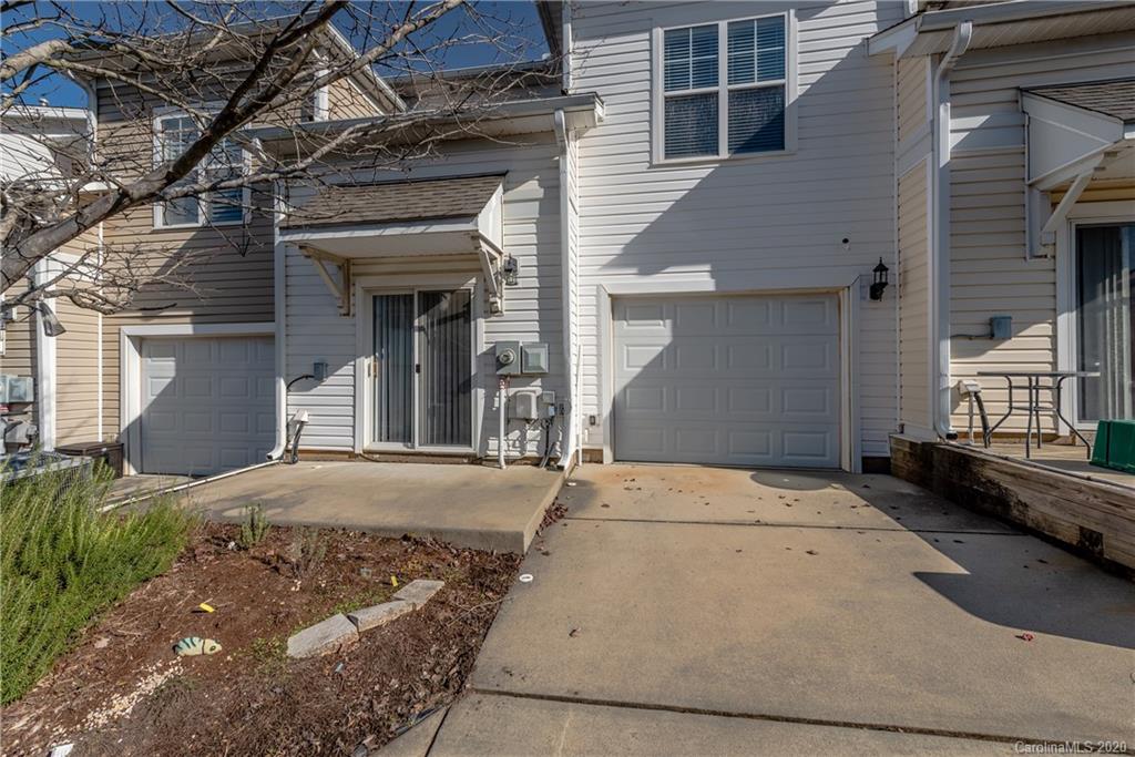 8337 Scotney Bluff Avenue Charlotte, NC 28273 - Photo 29 of 31 a view of a house with a patio