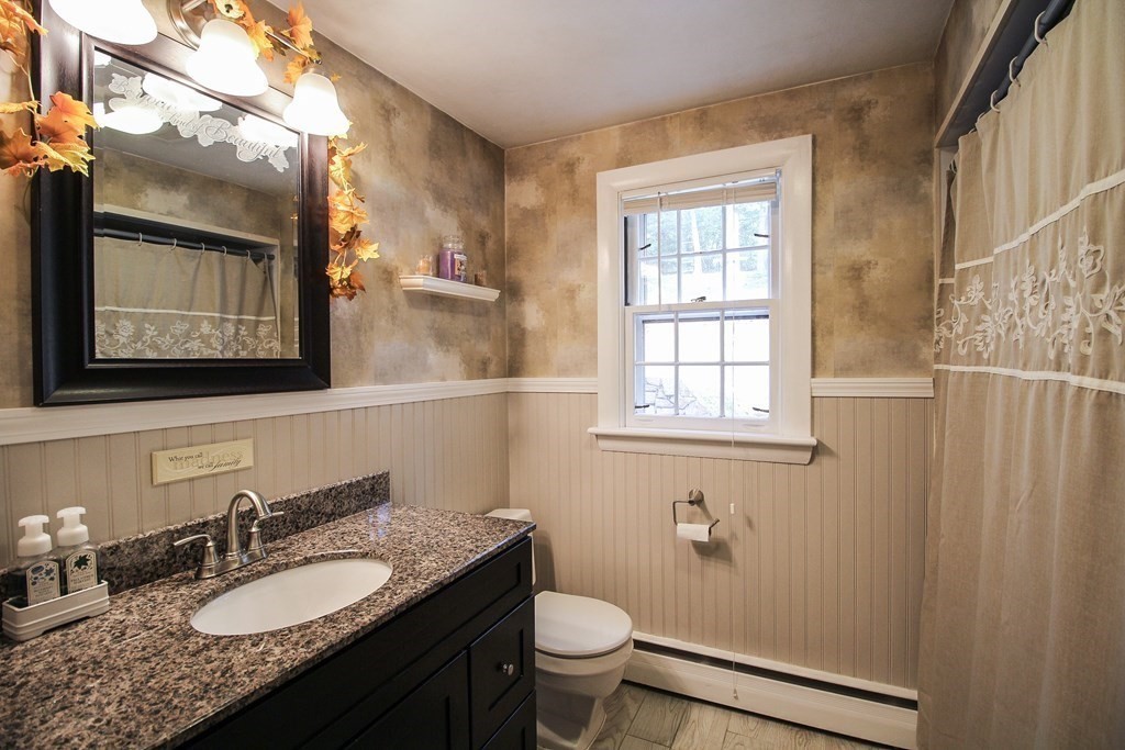 28 Grove Street Saugus, MA 01906 - Photo 12 of 42 Gallery Image 12