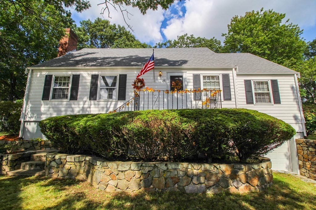 28 Grove Street Saugus, MA 01906 - Photo 5 of 42 Gallery Image 5