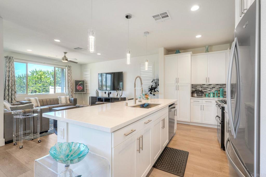 1254 Via Candelas Oceanside, CA 92056 - Photo 7 of 59