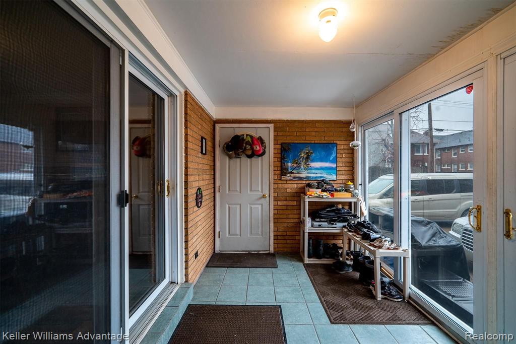 945 Barrington Road Grosse Pointe Park, MI 48230 - Photo 29 of 41