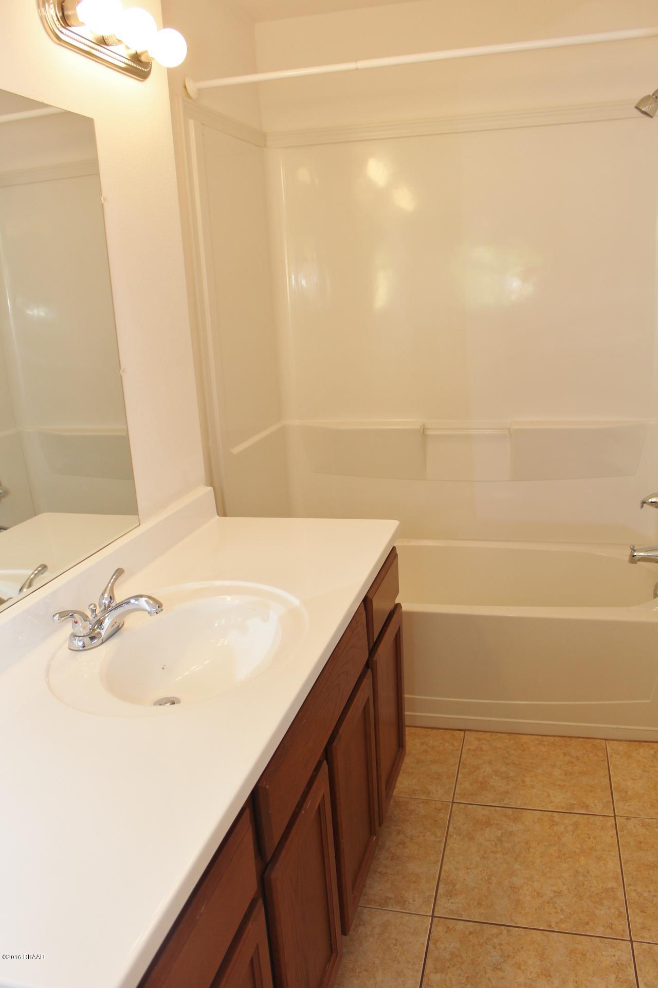 1079 Amanda Road Daytona Beach, FL 32114 - Photo 14 of 20 Master bath