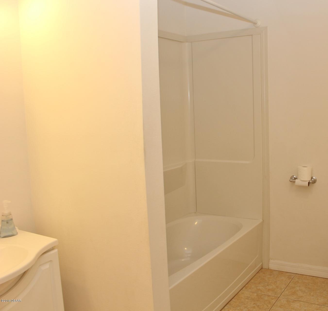 1079 Amanda Road Daytona Beach, FL 32114 - Photo 15 of 20 Bath