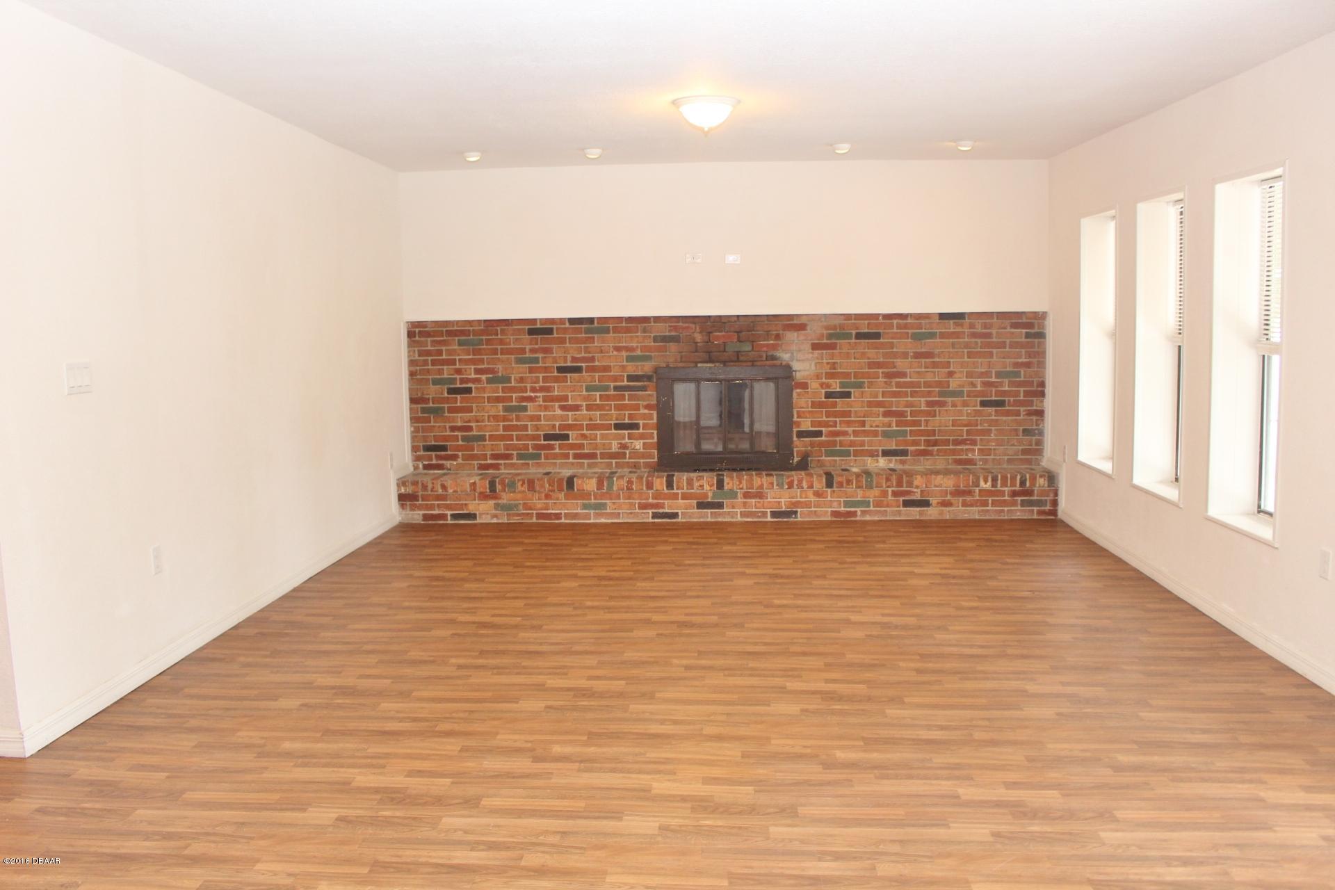 1079 Amanda Road Daytona Beach, FL 32114 - Photo 7 of 20 Family room