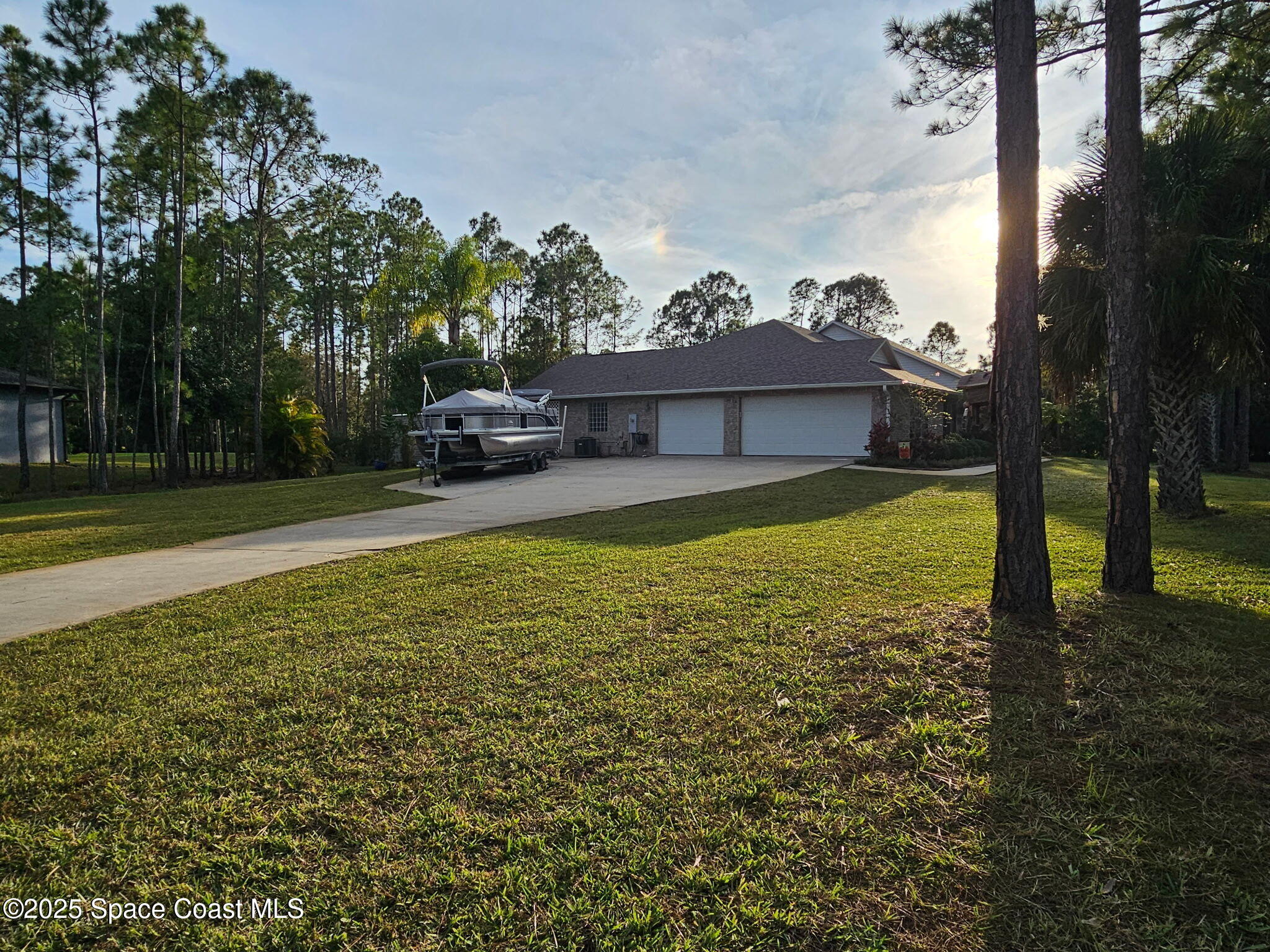 3094 Green Turtle Circle Mims, FL 32754 - Photo 6 of 63 8939971596576166286