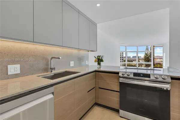$2,600 | 20100 West Country Club Drive, Unit 1008, Aventura, FL 33180