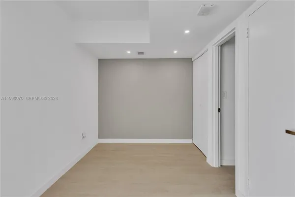 $2,600 | 20100 West Country Club Drive, Unit 1008, Aventura, FL 33180