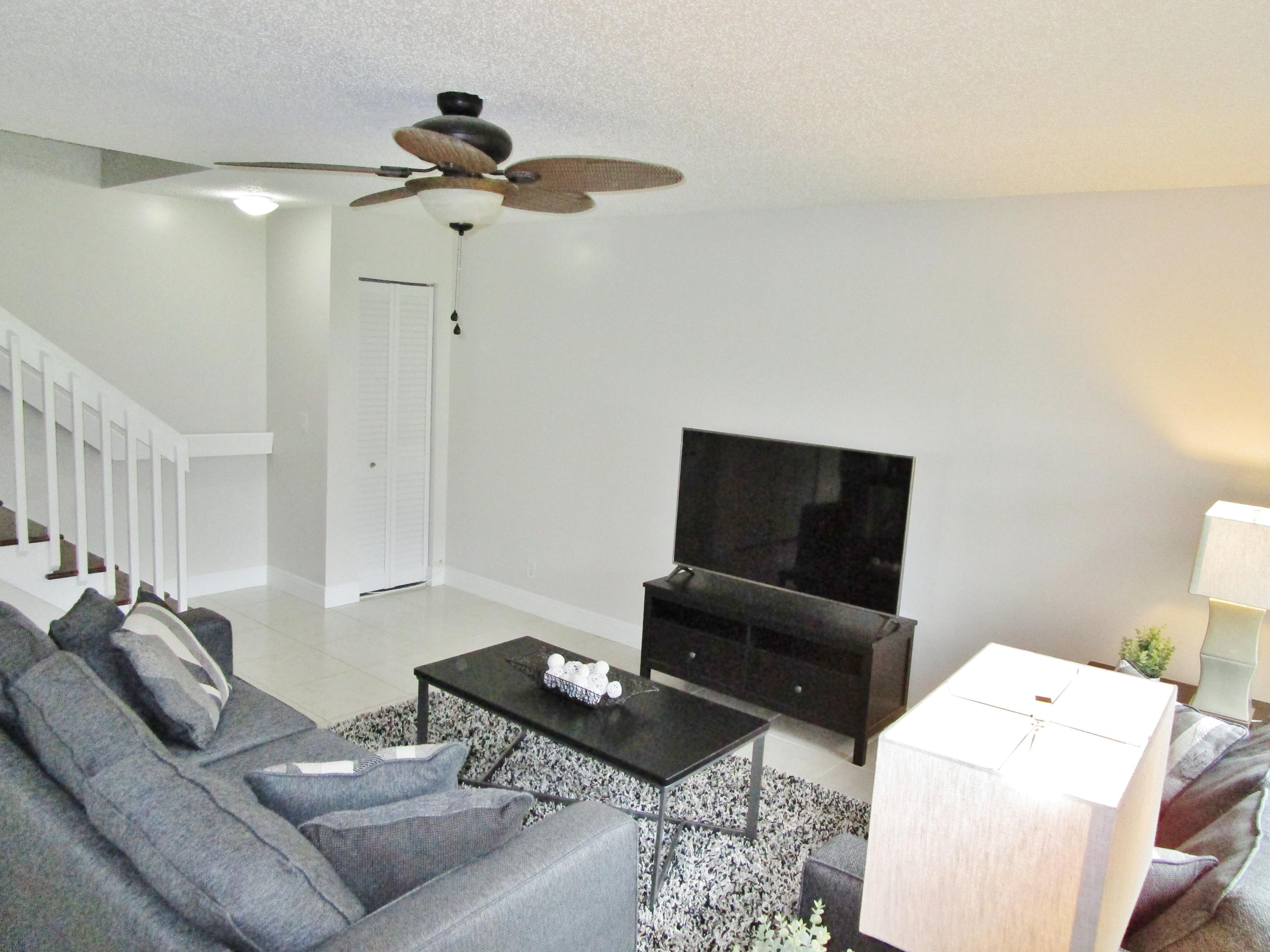 9255 Southwest 61st Way, Unit D Boca Raton, FL 33428 - Photo 21 of 47 Living area