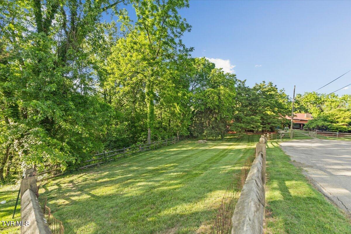 305 Pleasley Road Kingsport, TN 37660 - Photo 9 of 89 07-128A8836