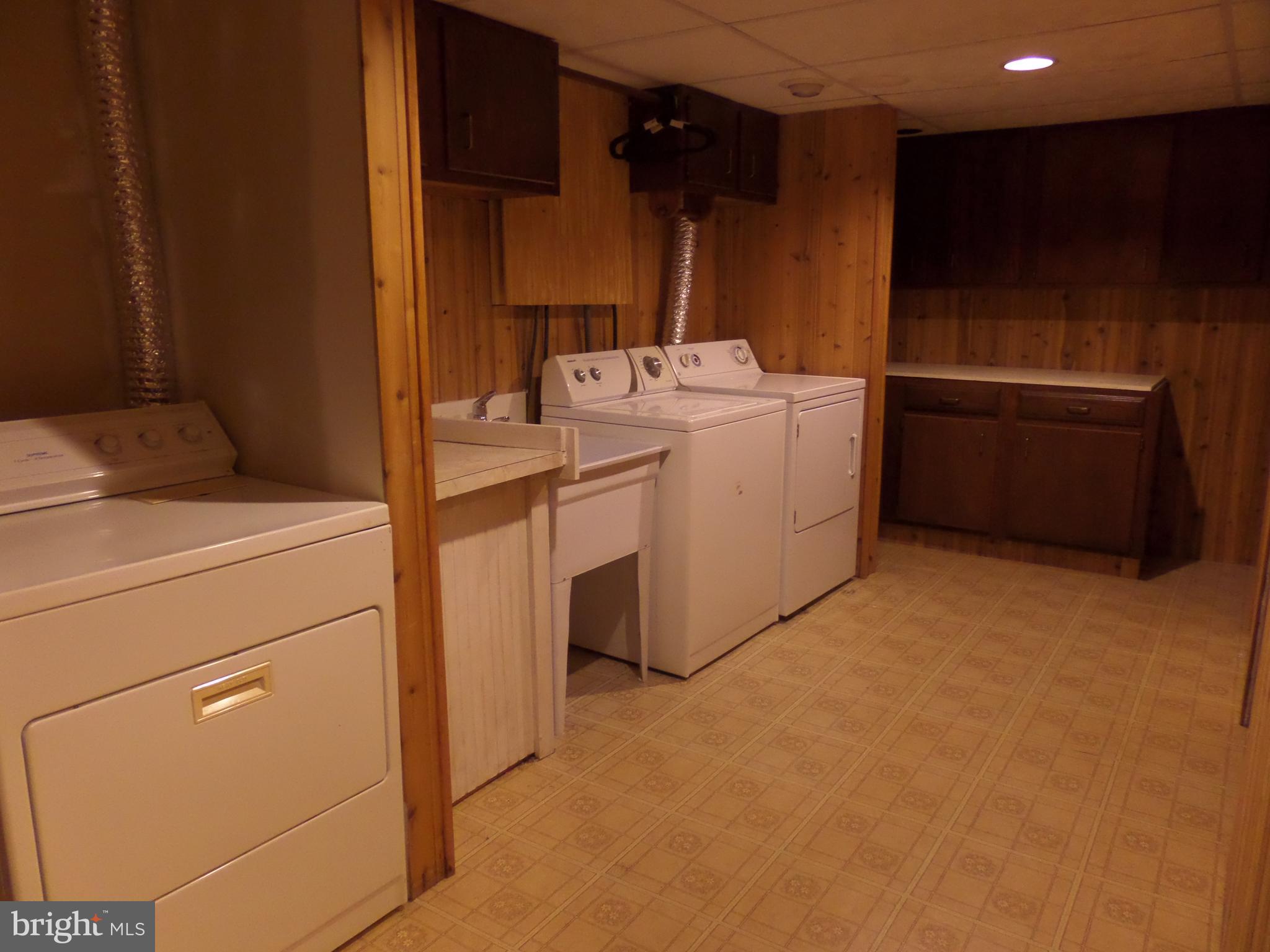 2969 Thompson Road Telford, PA 18969 - Photo 19 of 24 Laundry Room