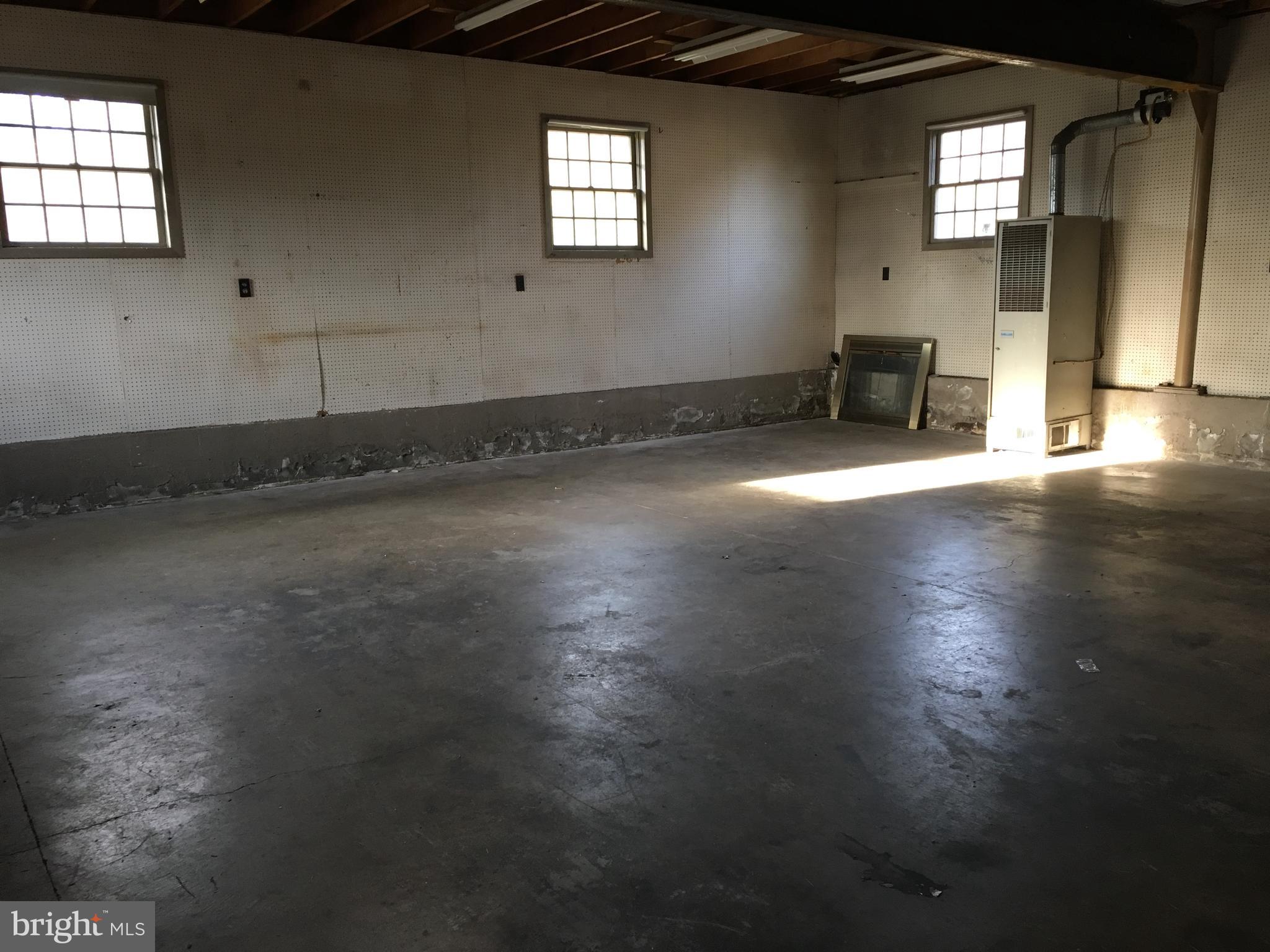 2969 Thompson Road Telford, PA 18969 - Photo 20 of 24 Garage