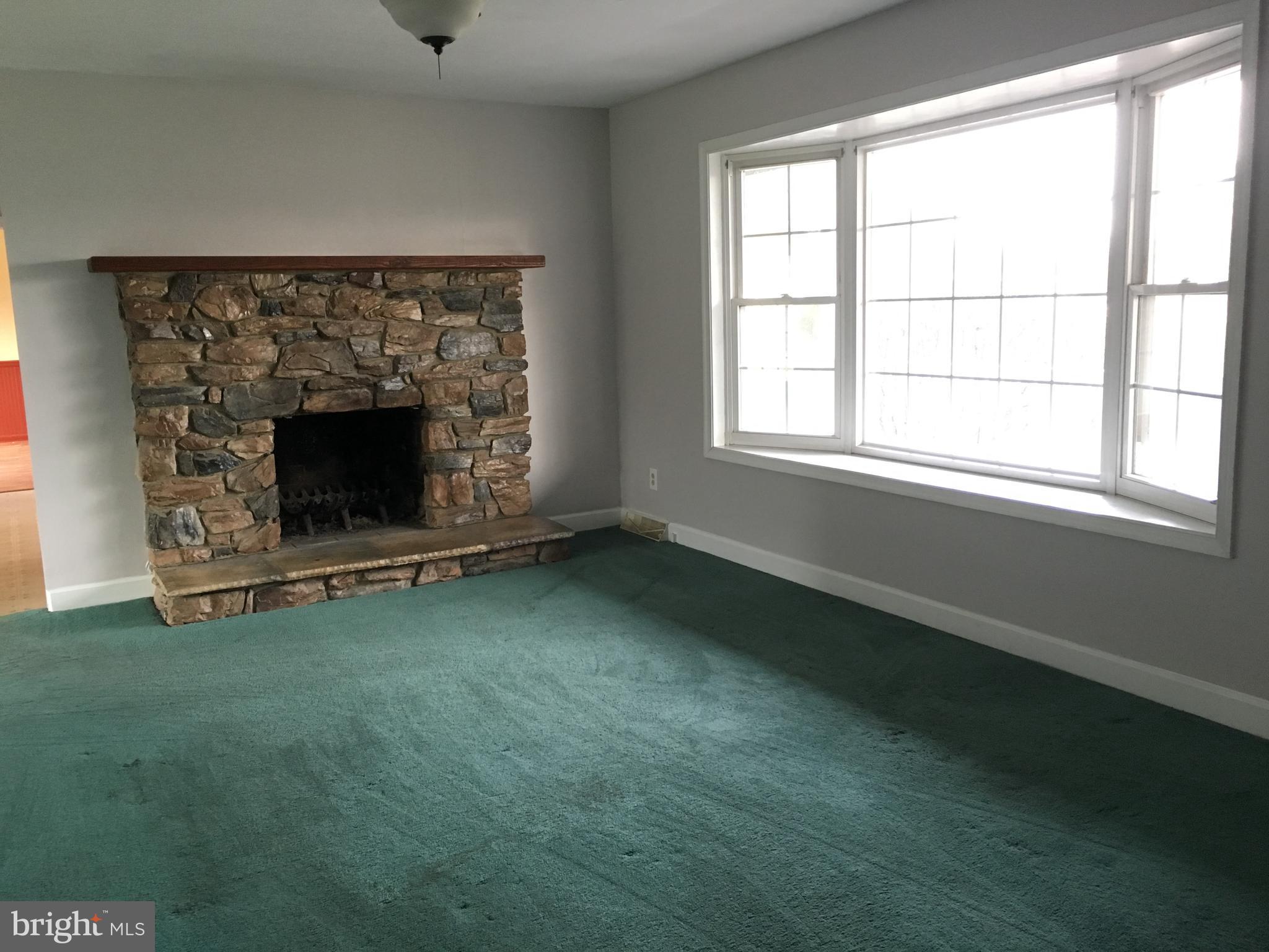 2969 Thompson Road Telford, PA 18969 - Photo 4 of 24 Living Room