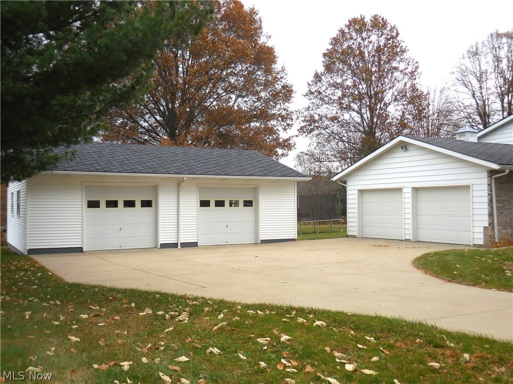 7545 Hartman Road Wadsworth, OH 44281 - Photo 5 of 35