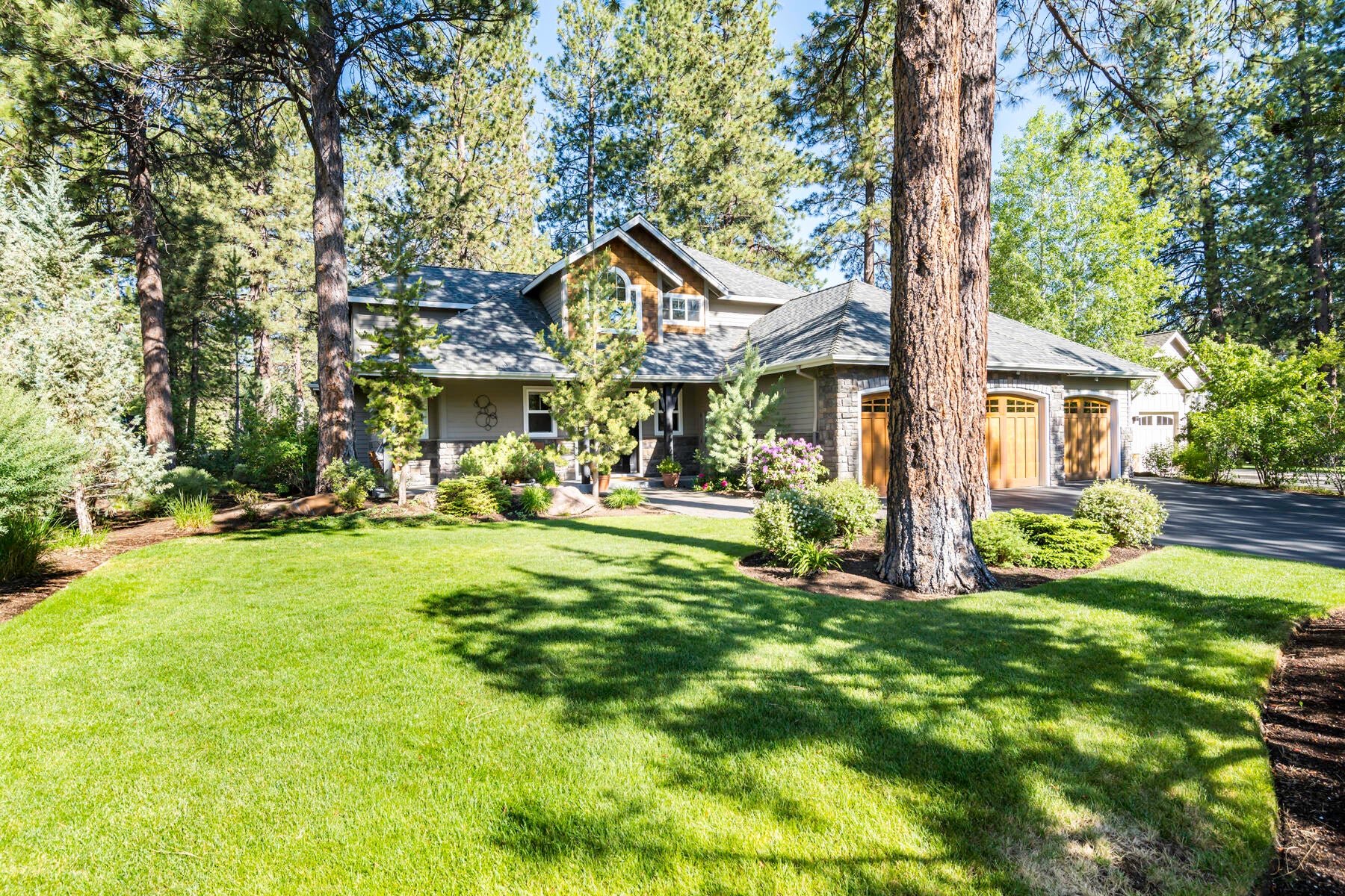 60819 Currant Way Bend, OR 97702 - Photo 2 of 44 Front