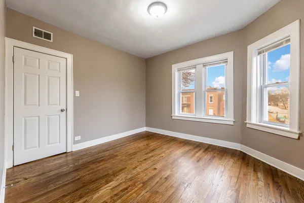 $1,400 | 620 East 73rd Street, Unit 1, Chicago, IL 60619