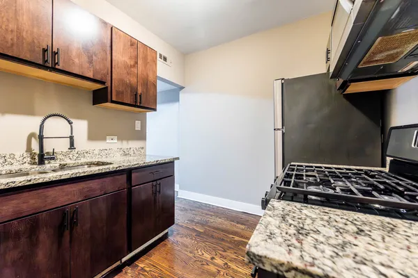 $1,400 | 620 East 73rd Street, Unit 1, Chicago, IL 60619