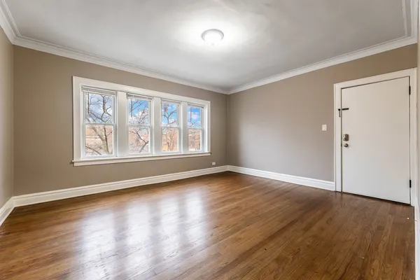 $1,400 | 620 East 73rd Street, Unit 1, Chicago, IL 60619