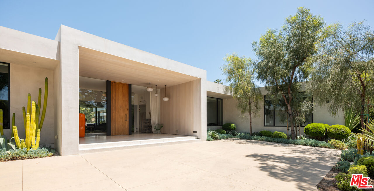 1885 Carla Ridge Beverly Hills, CA 90210 - Photo 4 of 50