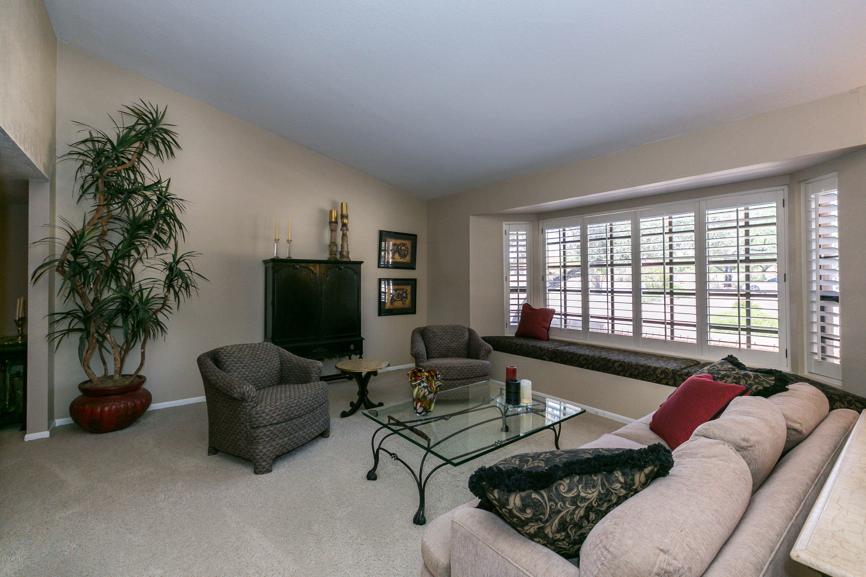 5017 East Mountain View Road Paradise Valley, AZ 85253 - Photo 3 of 24 Living room