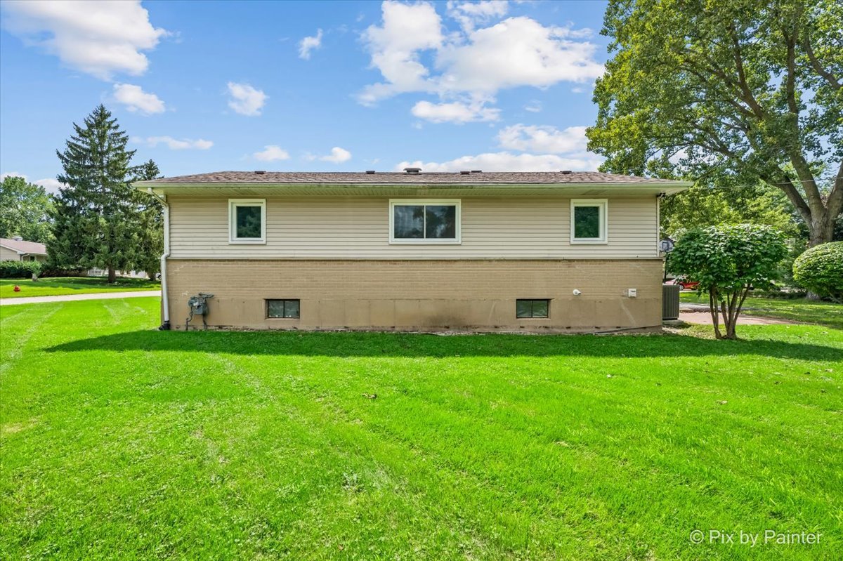 239 Vista Road Lake Zurich, IL 60047 - Photo 23 of 28 Gallery Image 23