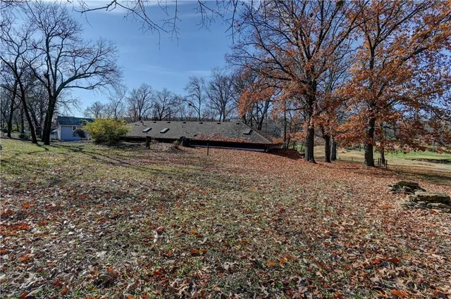 $320,000 | 8044 Rock Creek Drive, Ozawkie, KS 66070
