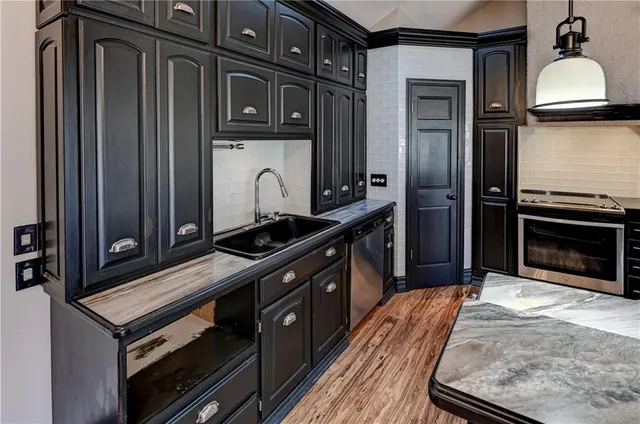 $320,000 | 8044 Rock Creek Drive, Ozawkie, KS 66070