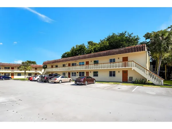 $179,000 | 3777 Northwest 78th Avenue, Unit 9C, Davie, FL 33024
