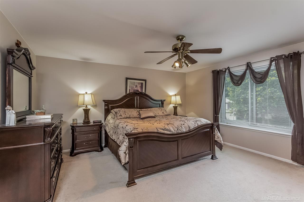 2300 North Fairview Lane Rochester Hills, MI 48306 - Photo 19 of 43