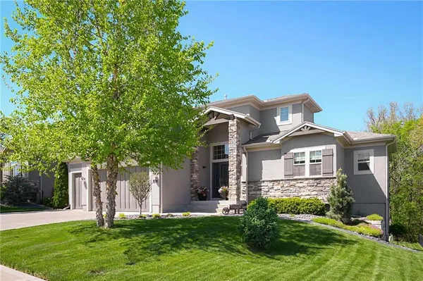 $759,000 | 804 Old Hickory Road, Greenwood, MO 64034