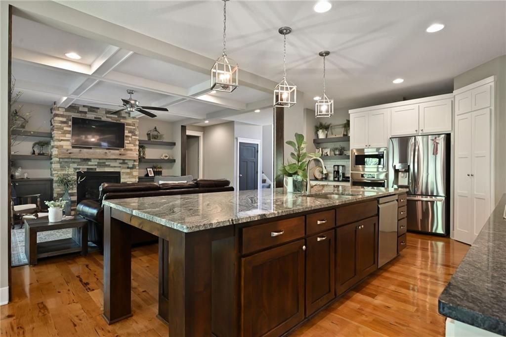 804 Old Hickory Road Greenwood, MO 64034 - Photo 8 of 39