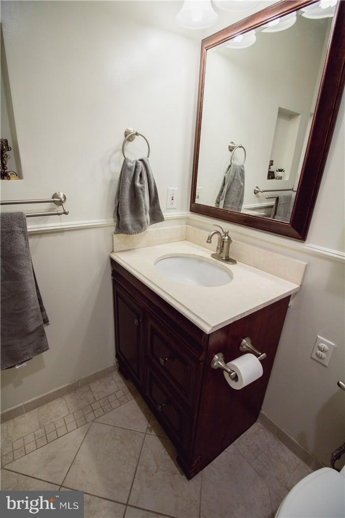 105 North Johnson Road Sterling, VA 20164 - Photo 22 of 30 Hall Bath
