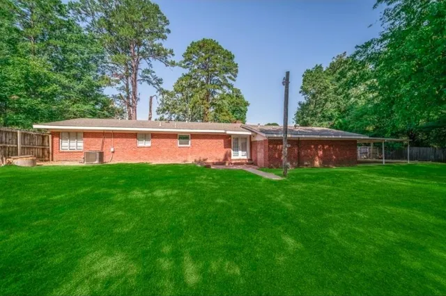 $2,095 | 3444 South Garrett Street, Marshall, TX 75672