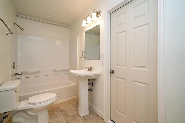 $2,095 | 3444 South Garrett Street, Marshall, TX 75672