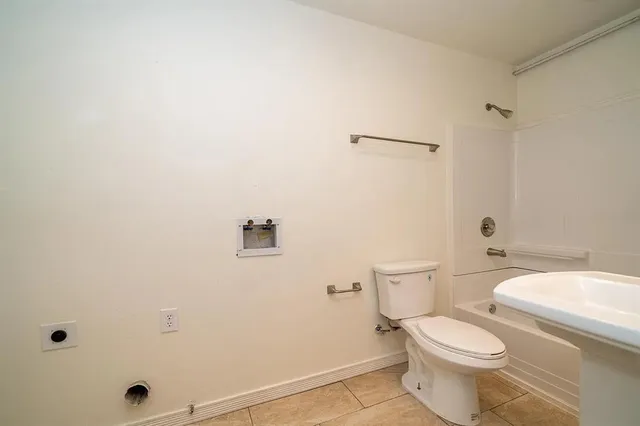 $2,095 | 3444 South Garrett Street, Marshall, TX 75672