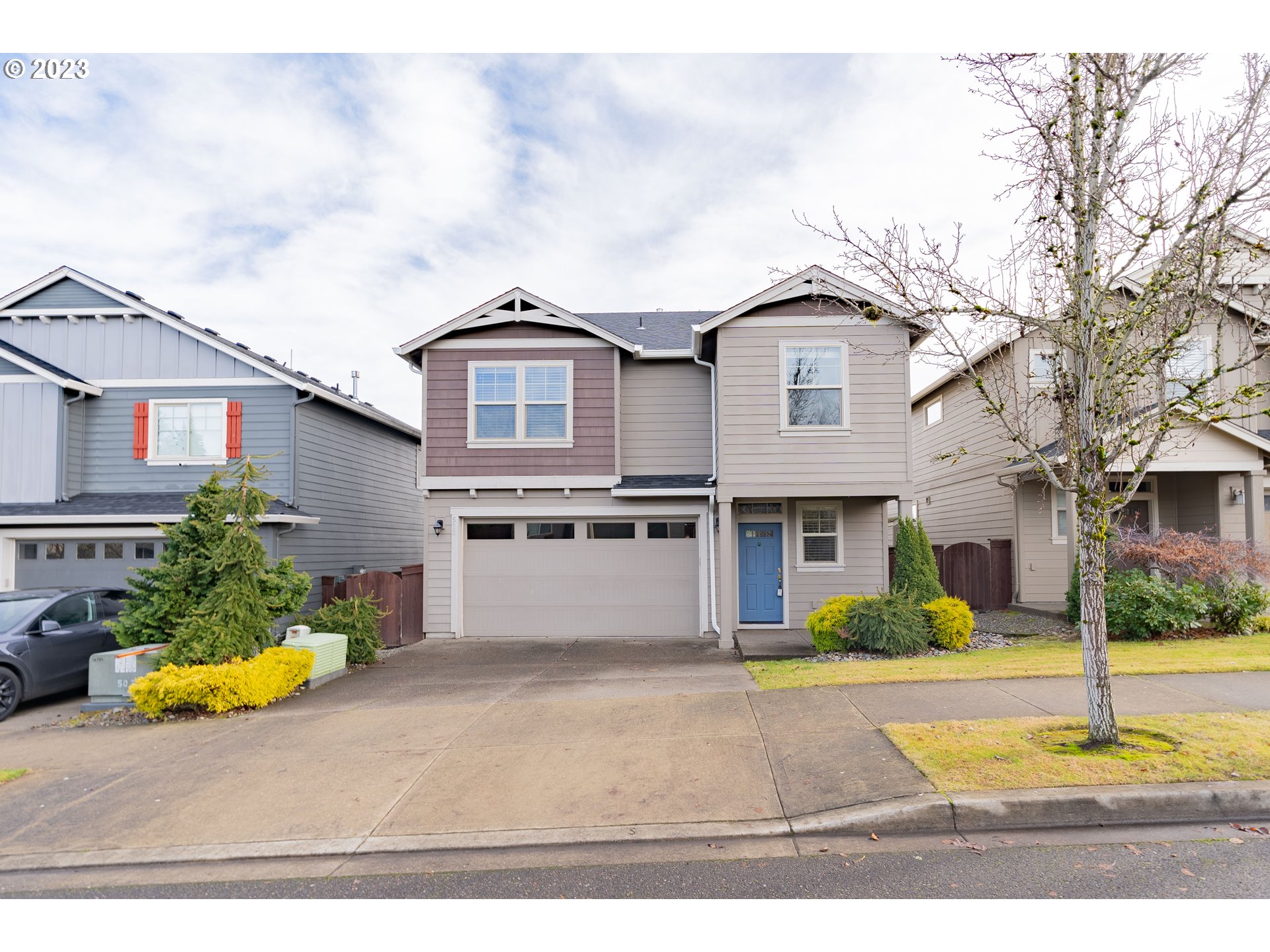 522 North 40th Avenue Ridgefield, WA 98642 - Photo 1 of 32 a house with a outdoor space