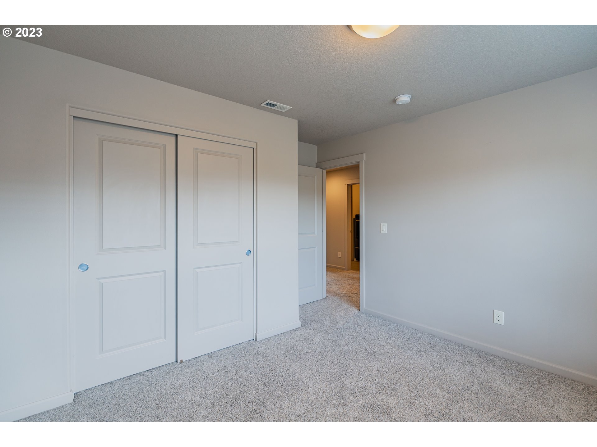 522 North 40th Avenue Ridgefield, WA 98642 - Photo 22 of 32 a view of an empty room