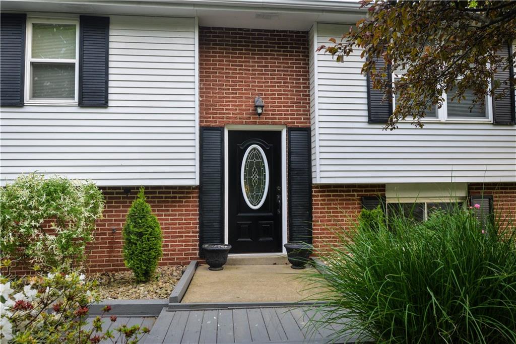 206 Ridge Road Butler, PA 16001 - Photo 2 of 23 Gallery Image 2