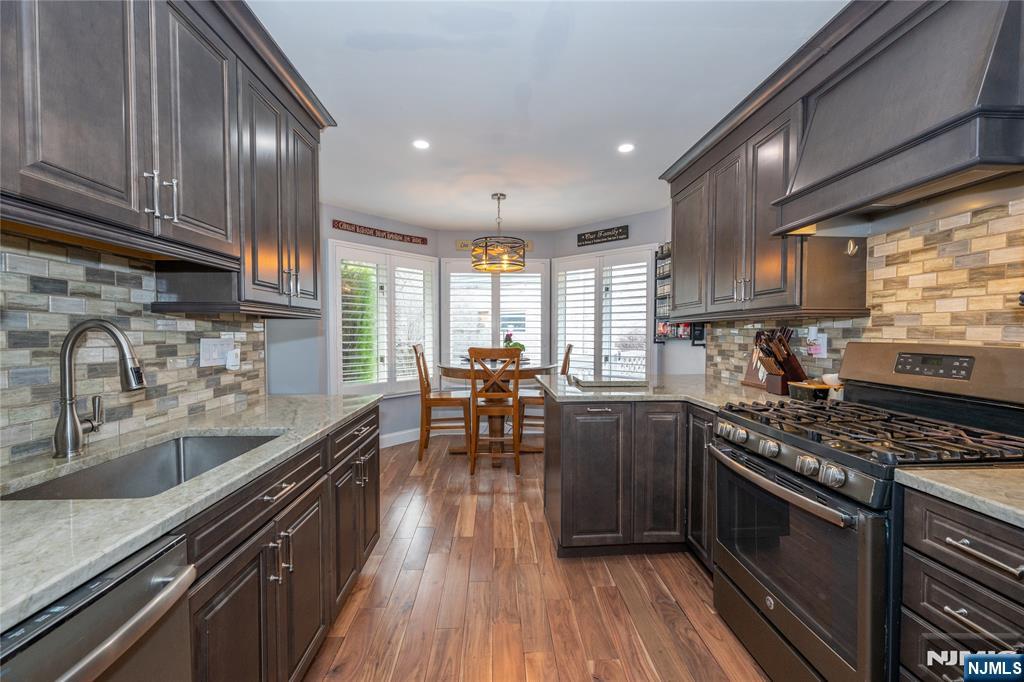 35 Turnberry Road Little Falls, NJ 07424 - Photo 8 of 41