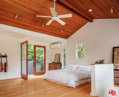 $1,625,000 | 8518 Appian Way, Los Angeles, CA 90046