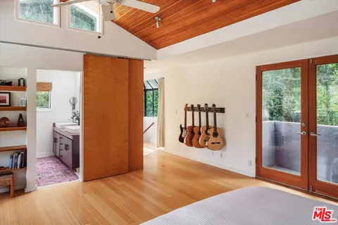 $1,625,000 | 8518 Appian Way, Los Angeles, CA 90046