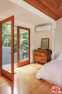 $1,625,000 | 8518 Appian Way, Los Angeles, CA 90046