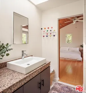 $1,625,000 | 8518 Appian Way, Los Angeles, CA 90046