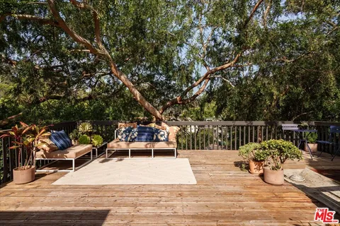 $1,625,000 | 8518 Appian Way, Los Angeles, CA 90046