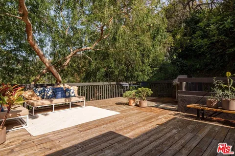 $1,625,000 | 8518 Appian Way, Los Angeles, CA 90046