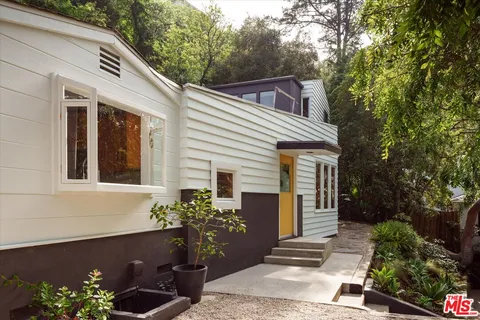 $1,625,000 | 8518 Appian Way, Los Angeles, CA 90046