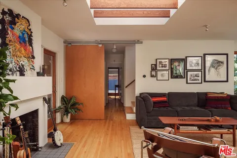 $1,625,000 | 8518 Appian Way, Los Angeles, CA 90046