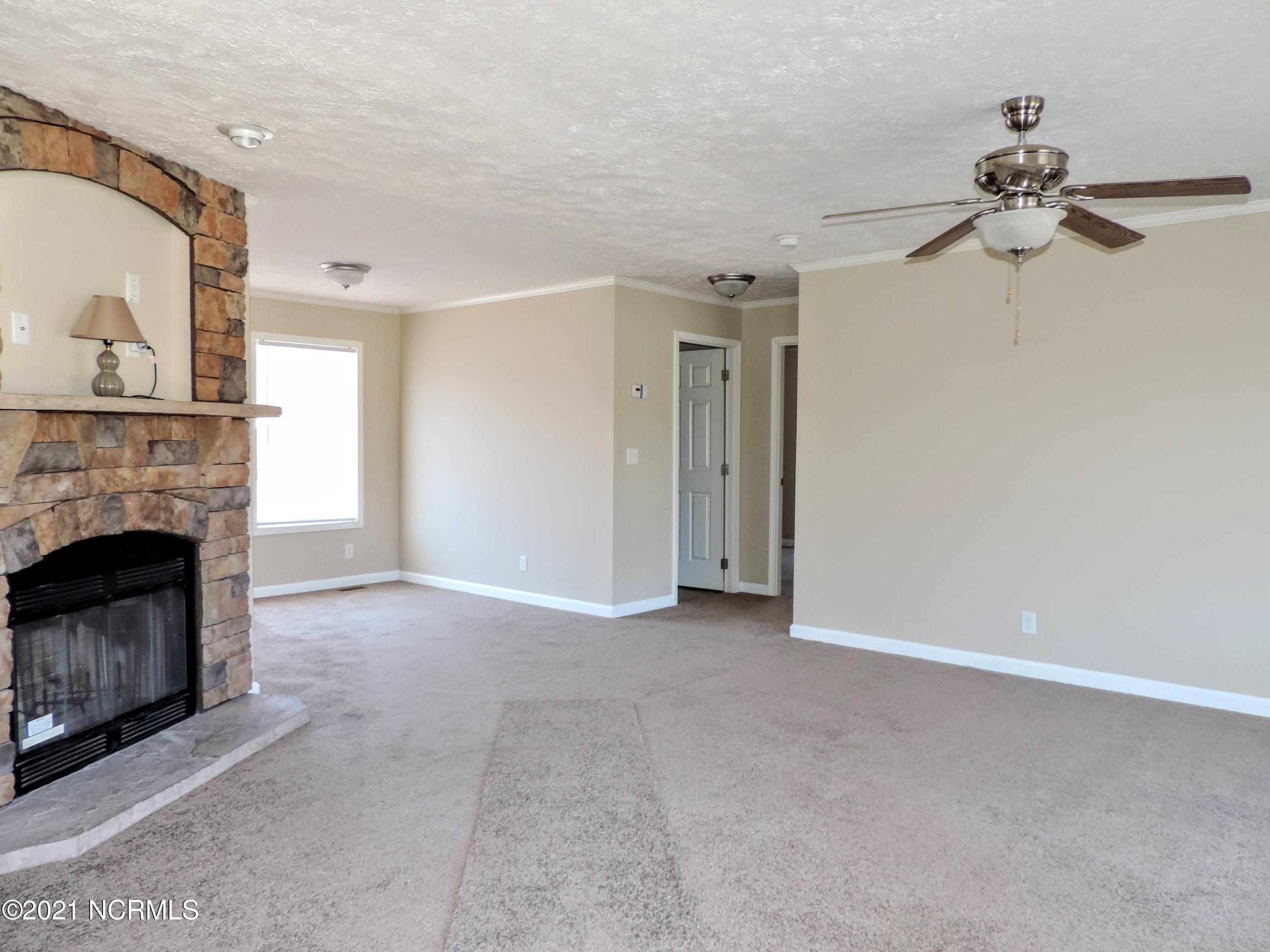 1686 Honeycutt Road Clinton, NC 28328 - Photo 3 of 33 DSCN5521