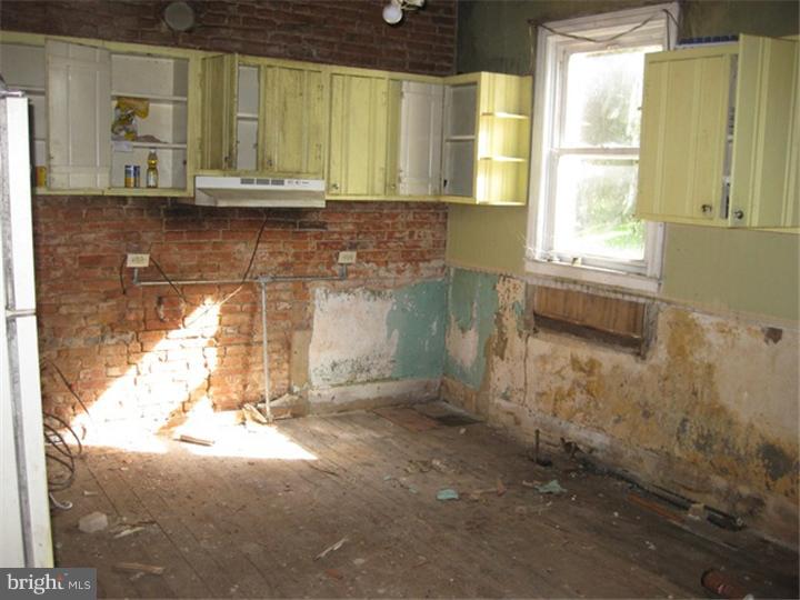 1062 Newark Road Toughkenamon, PA 19374 - Photo 7 of 19 Gallery Image 7